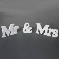 Dřevěný nápis Mr & Mrs, bílý,  50 x 9,5 cm